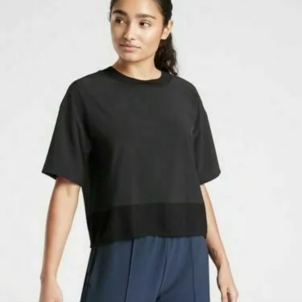 Athleta Zephyr Crop Tee Size Medium